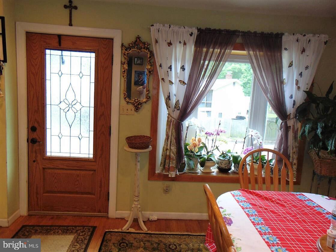 1920 Ridgeville Road Edgewater, MD 21037 - Photo 7 of 20 Dining Area