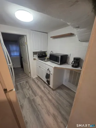 $2,100 | 466 Derby Avenue, West Haven, CT 06516