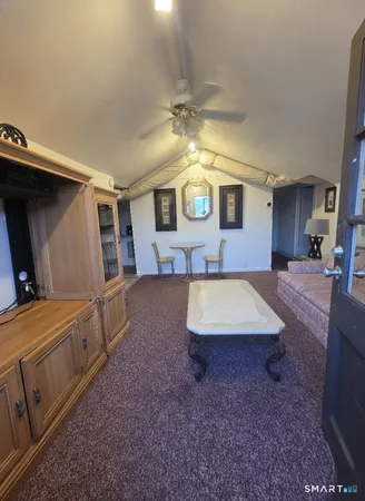 $2,100 | 466 Derby Avenue, West Haven, CT 06516