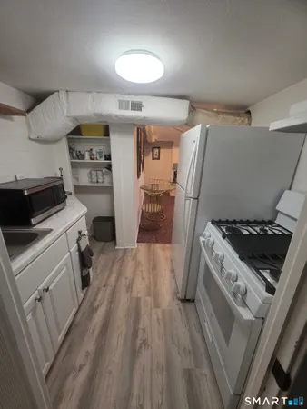 $2,100 | 466 Derby Avenue, West Haven, CT 06516