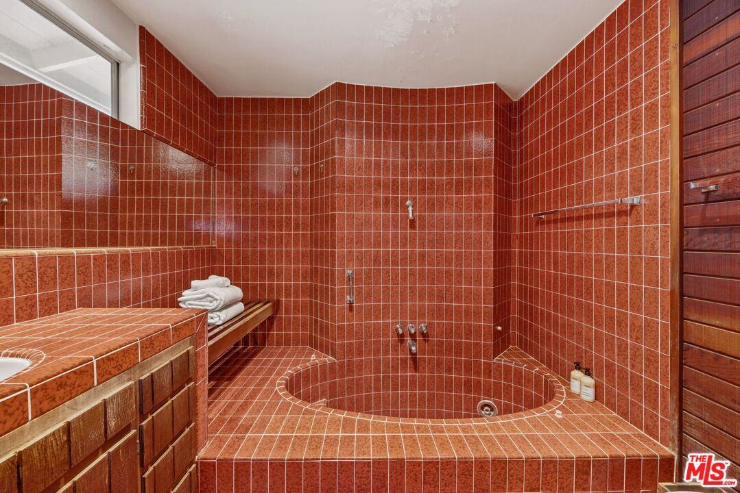 1133 Somera Road Los Angeles, CA 90077 - Photo 28 of 44