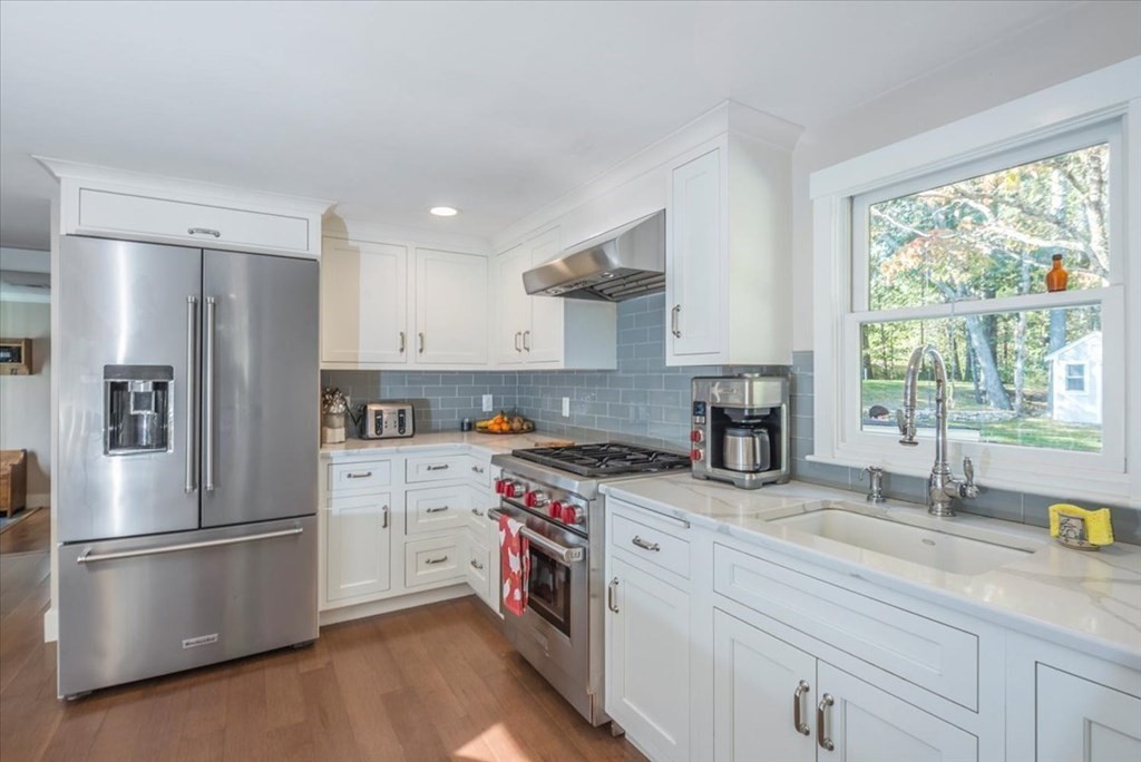 59 Marion Road Rochester, MA 02770 - Photo 13 of 28