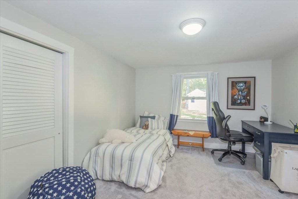 59 Marion Road Rochester, MA 02770 - Photo 19 of 28
