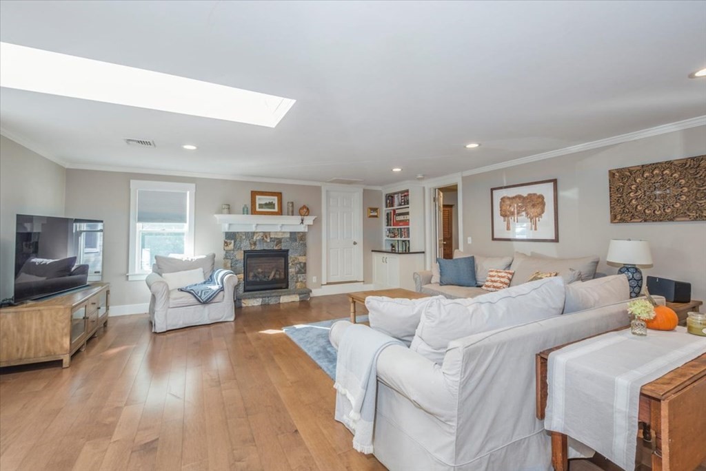 59 Marion Road Rochester, MA 02770 - Photo 3 of 28