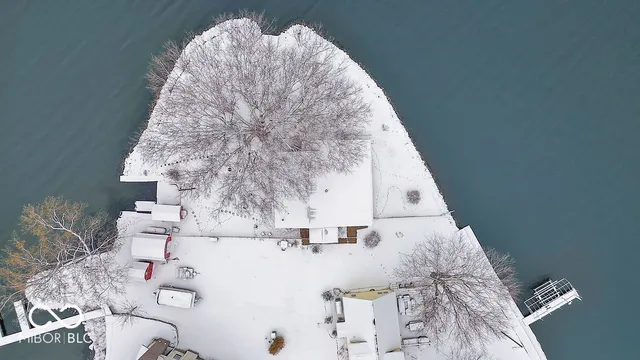 $1,350,000 | 9405 East Southshore Drive, Unionville, IN 47468