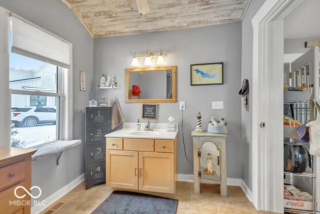 $1,350,000 | 9405 East Southshore Drive, Unionville, IN 47468