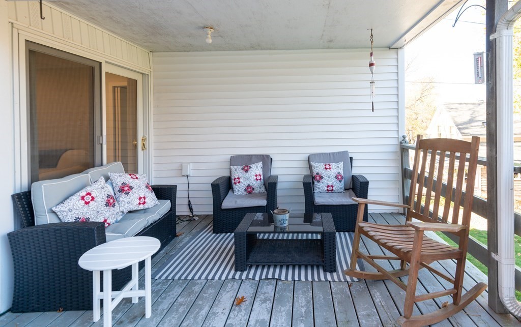 24 Wolf Hill Road Gloucester, MA 01930 - Photo 4 of 22