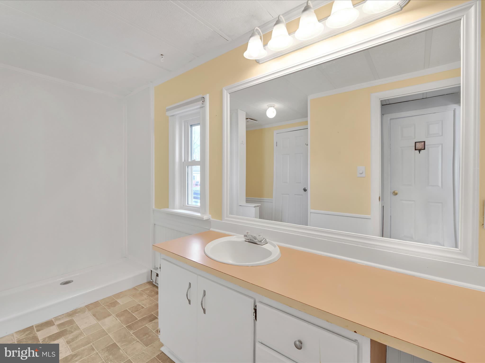 155 Northcrest Acres Lebanon, PA 17046 - Photo 21 of 27 Bathroom 2