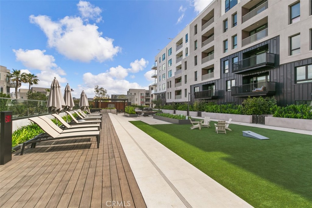1407 Rivington Irvine, CA 92612 - Photo 32 of 34 Outdoor Common Space