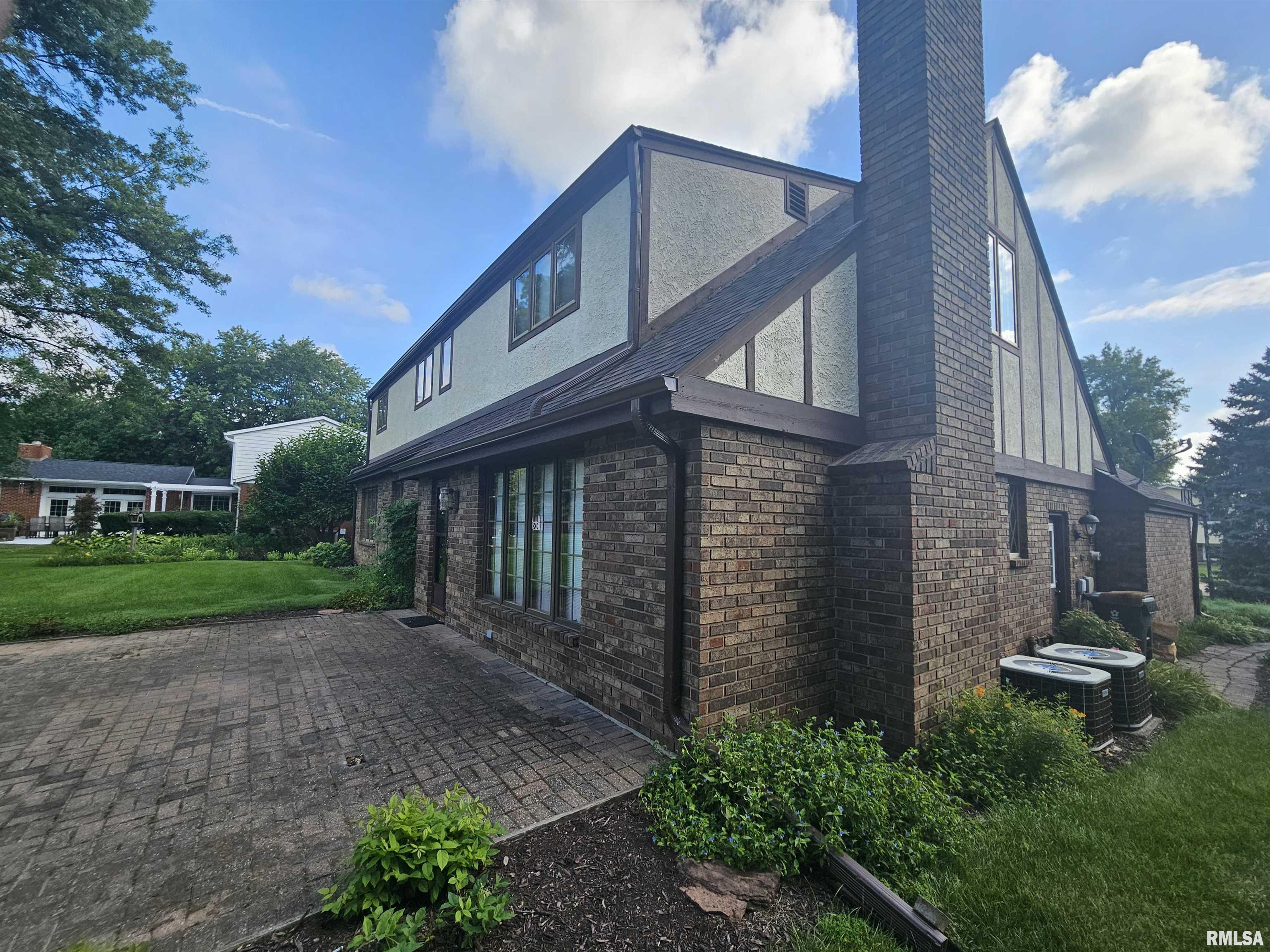 909 South Spring Street Geneseo, IL 61254 - Photo 2 of 56