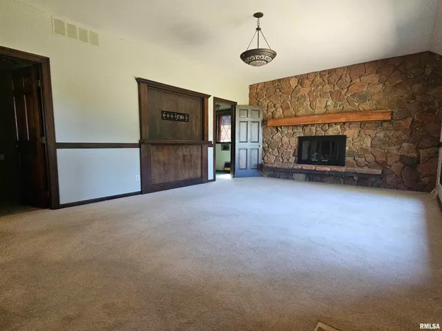 $305,000 | 909 South Spring Street, Geneseo, IL 61254