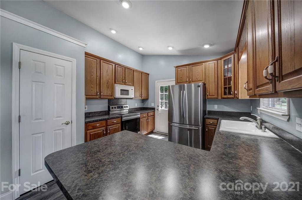 11900 Sam Black Road Midland, NC 28107 - Photo 11 of 39 Gallery Image 11