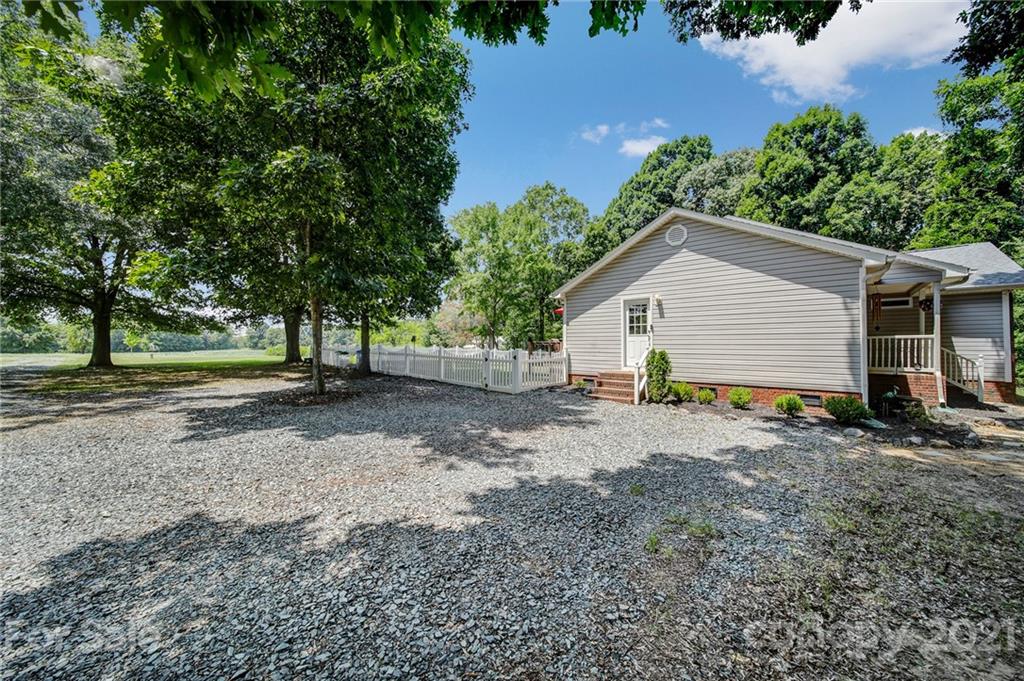 11900 Sam Black Road Midland, NC 28107 - Photo 32 of 39 Gallery Image 32