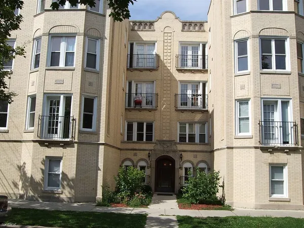 $2,100 | 6500 North Washtenaw Avenue, Unit 3, Chicago, IL 60645