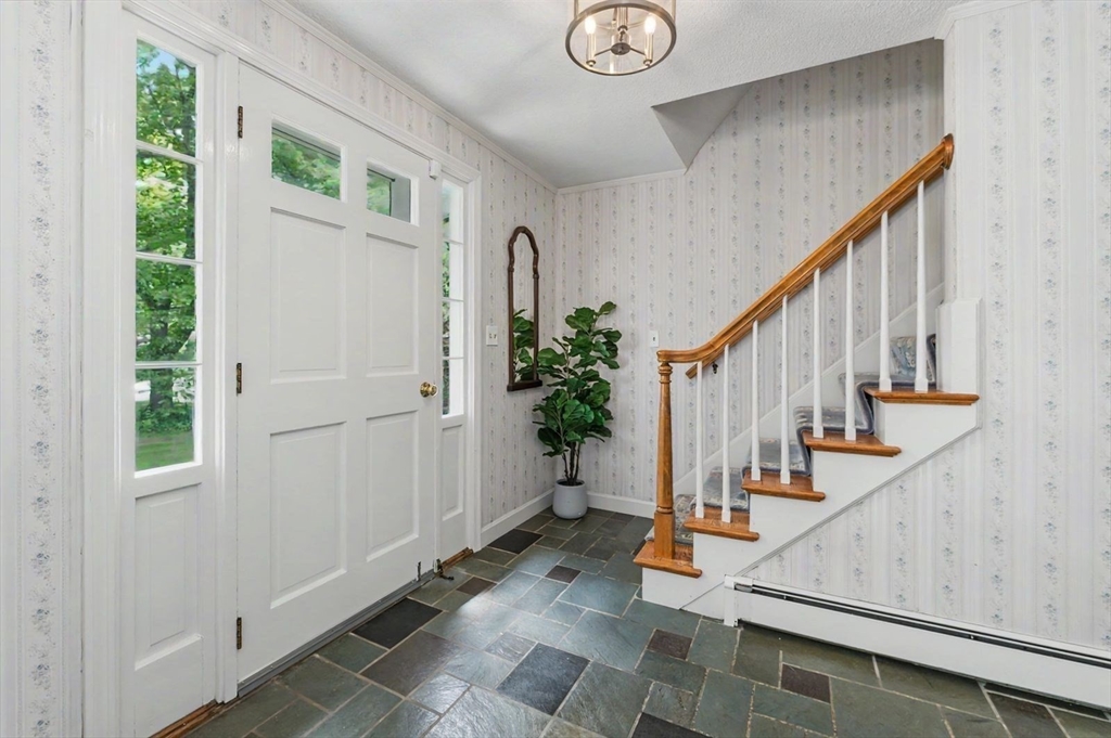 1 Bridle Path Road Andover, MA 01810 - Photo 4 of 39