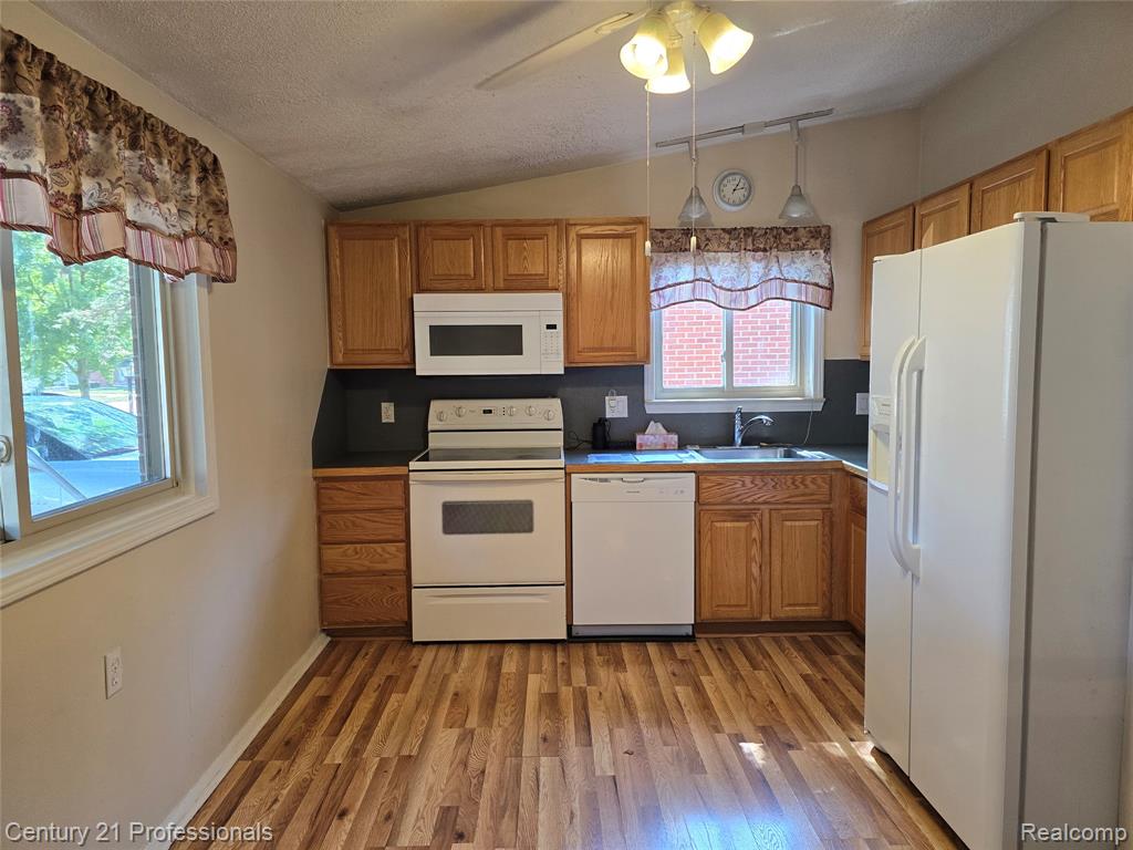 489 Henry Ruff Road Garden City, MI 48135 - Photo 10 of 26 Gallery Image 10