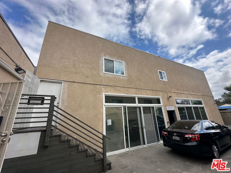 7304 Canby Avenue Reseda, CA 91335 - Photo 4 of 35