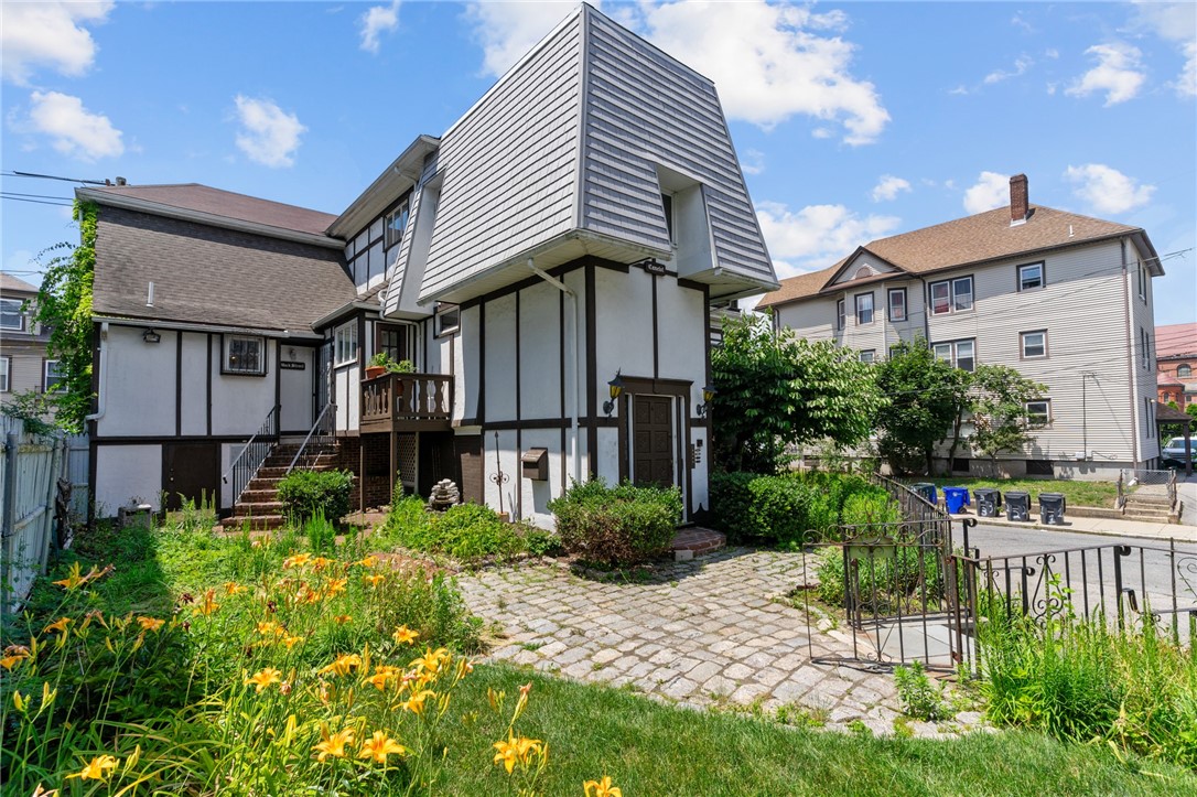 129 Academy Avenue Providence, RI 02908 - Photo 1 of 49