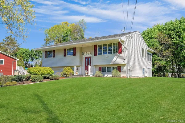 $749,999 | 21 Kreuz Drive, Nanuet, NY 10954