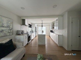 102 Old Barn Road West Stamford, CT 06905 - Photo 4 of 14
