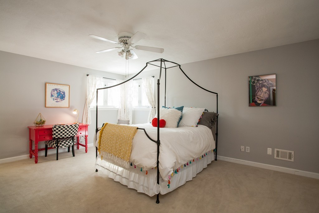 566 Newton Street Brookline, MA 02467 - Photo 15 of 30