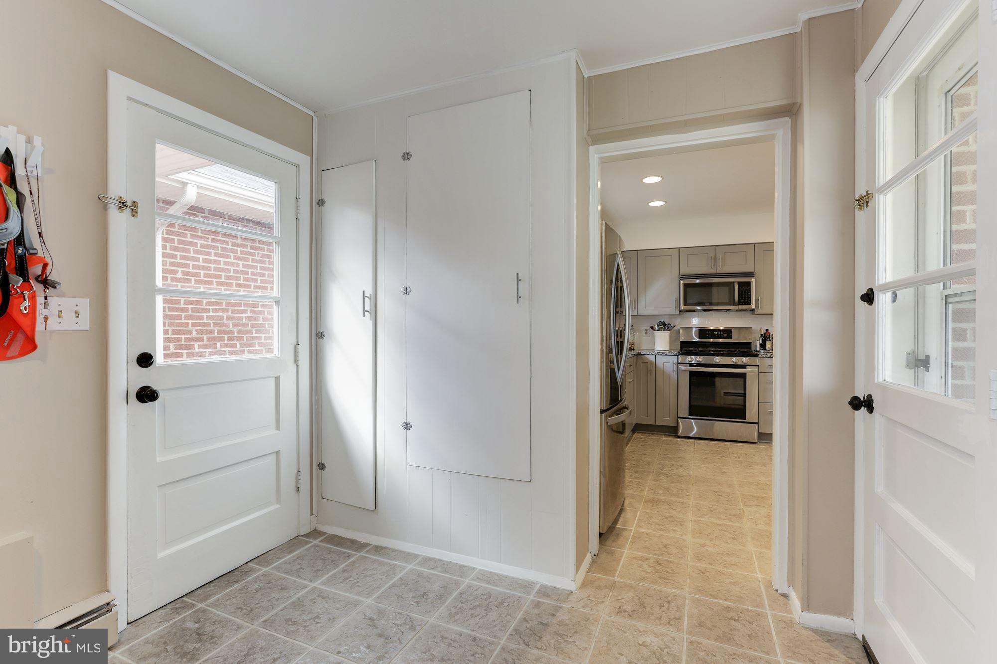 300 Adahi Road Southeast Vienna, VA 22180 - Photo 15 of 28 Interior (General)