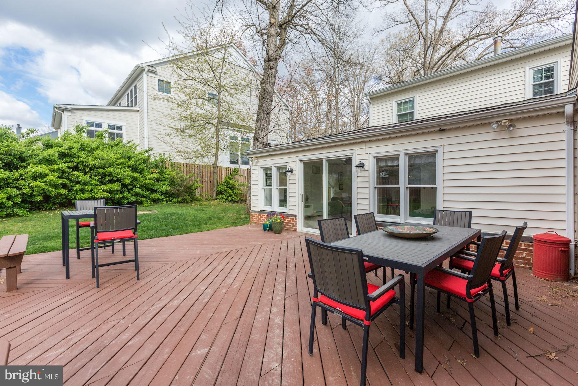 300 Adahi Road Southeast Vienna, VA 22180 - Photo 24 of 28 Exterior (Rear)