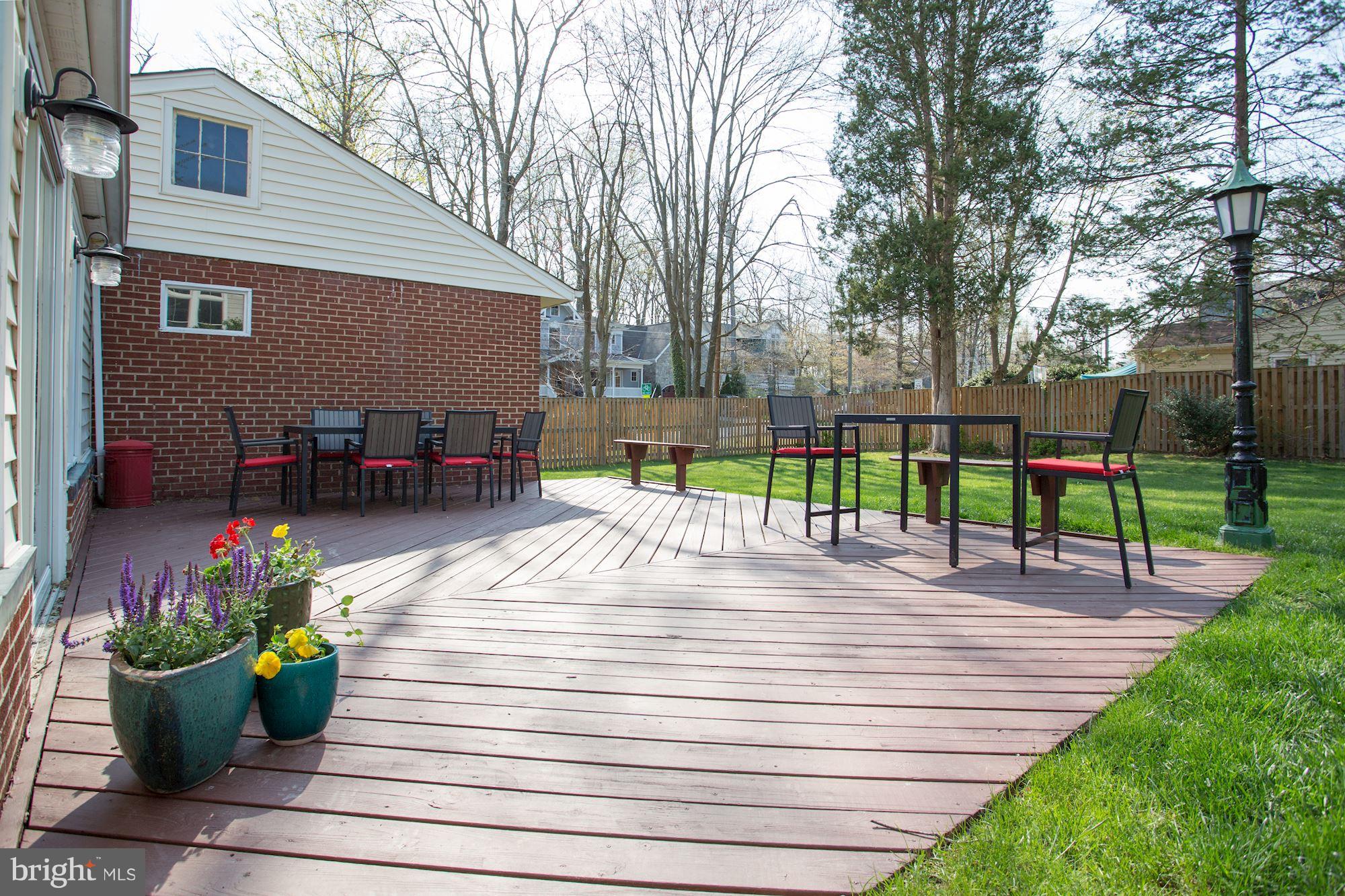 300 Adahi Road Southeast Vienna, VA 22180 - Photo 25 of 28 Exterior (Rear)