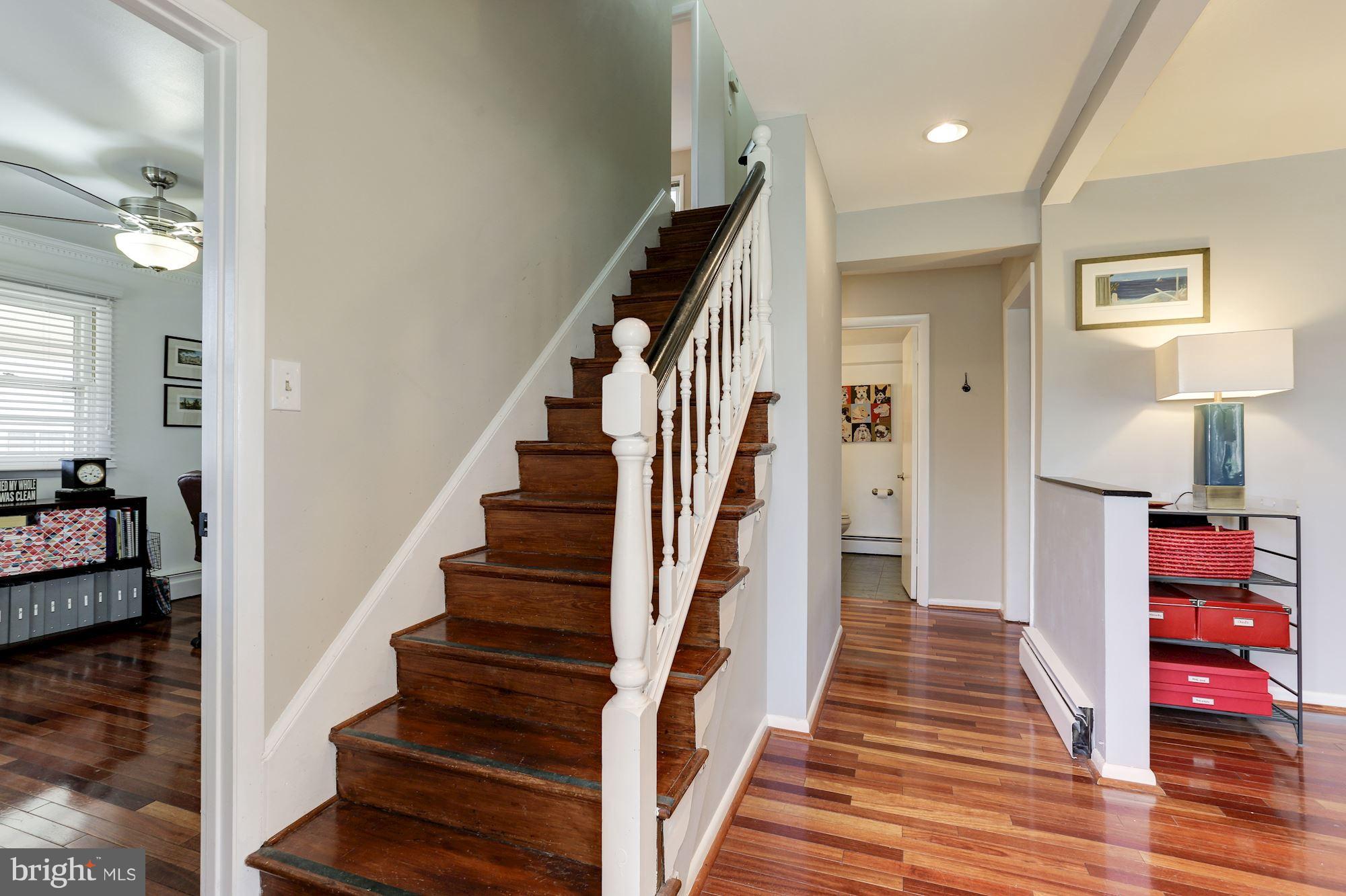 300 Adahi Road Southeast Vienna, VA 22180 - Photo 4 of 28 Interior (General)