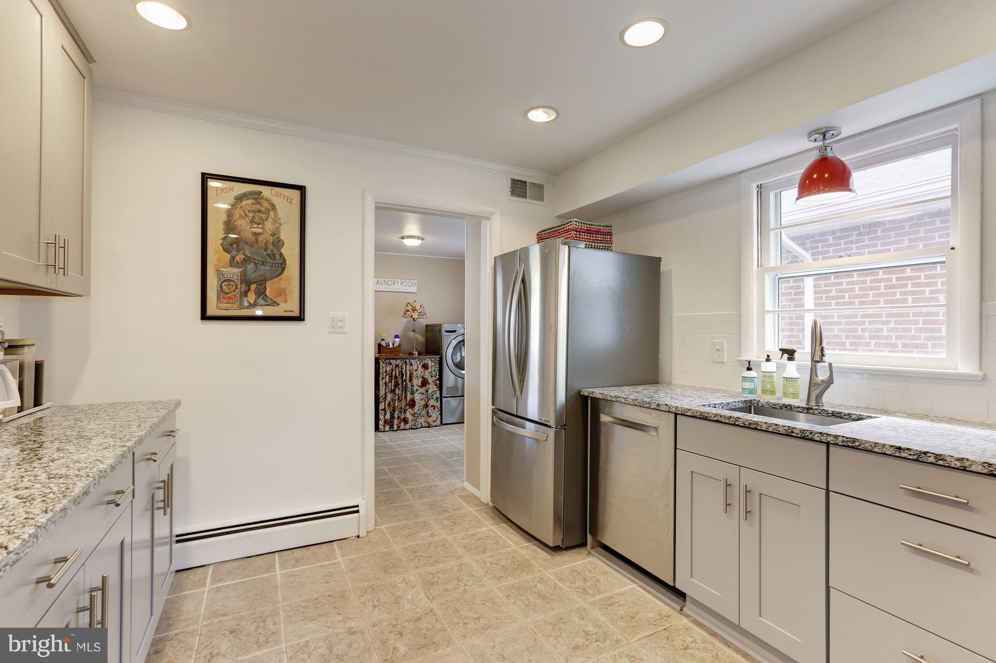 300 Adahi Road Southeast Vienna, VA 22180 - Photo 8 of 28 Kitchen