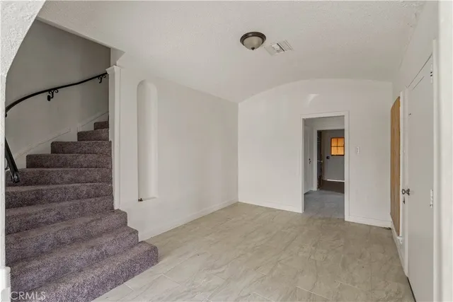 $2,700 | 272 West 9th Street, San Bernardino, CA 92410