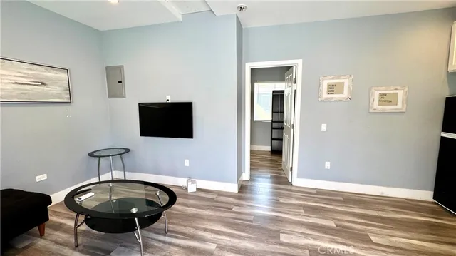 a view of a livingroom with furniture