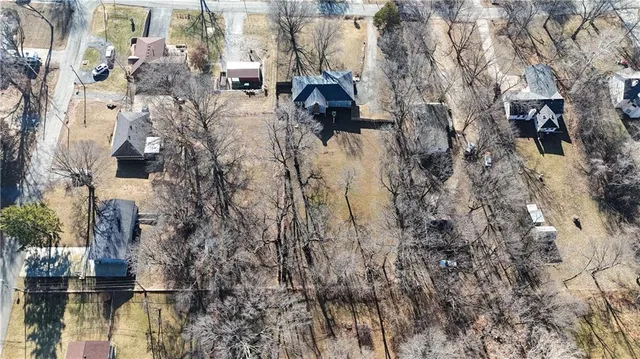 $325,000 | 10 Northwest 80th Street, Kansas City, MO 64118