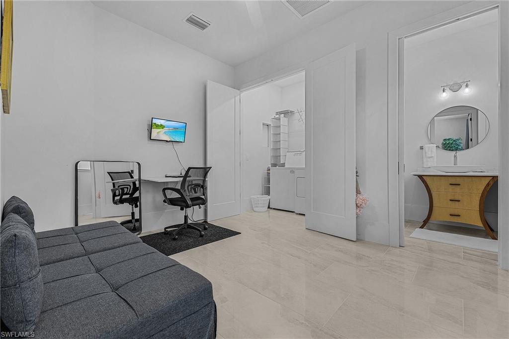 2499 Pine Street Naples, FL 34112 - Photo 11 of 20