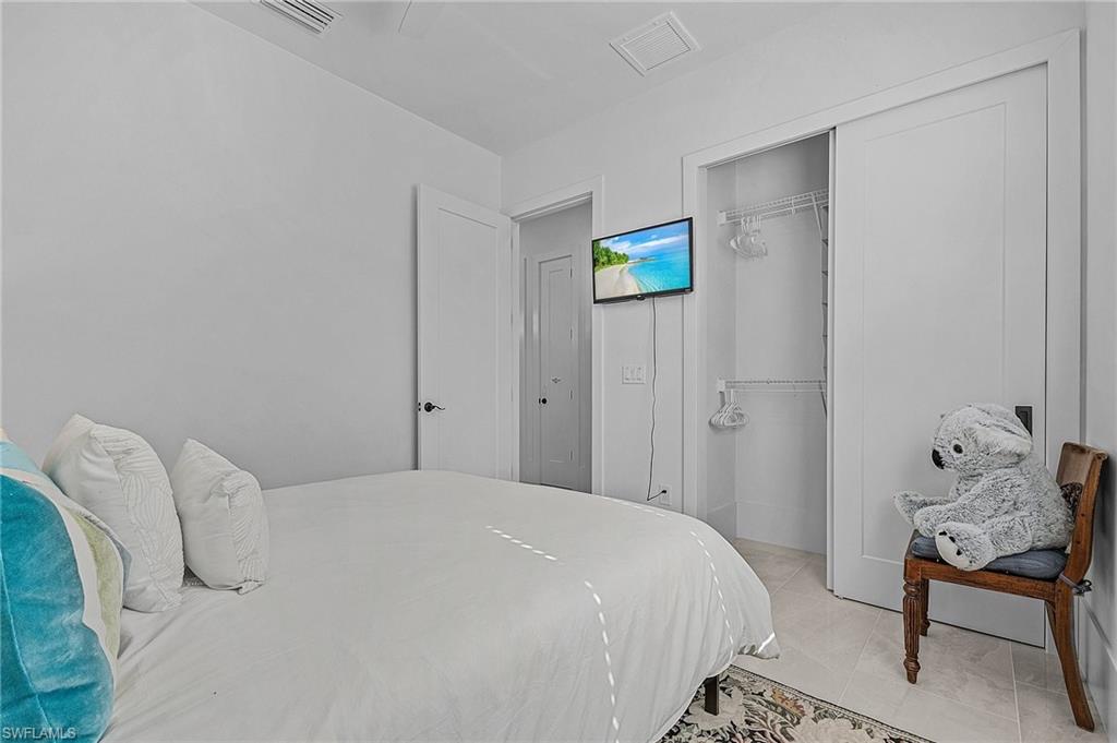 2499 Pine Street Naples, FL 34112 - Photo 15 of 20