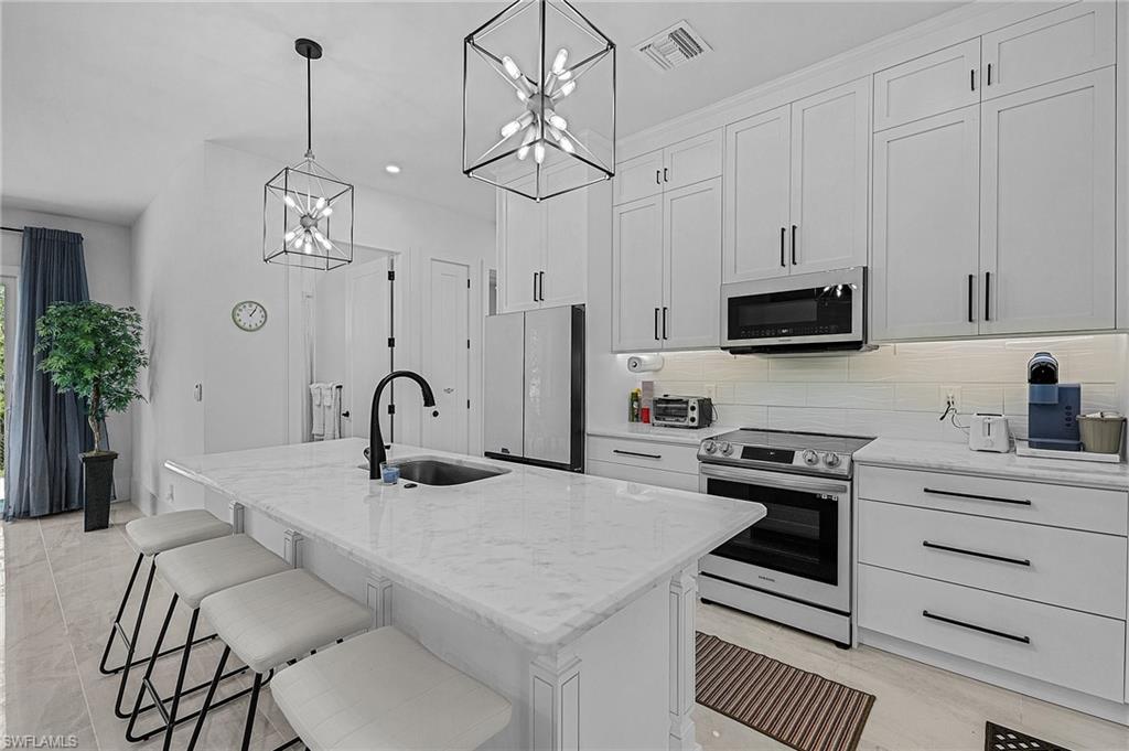 2499 Pine Street Naples, FL 34112 - Photo 2 of 20