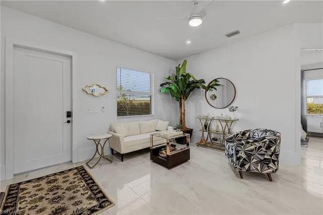 $900,000 | 2499 Pine Street, Naples, FL 34112