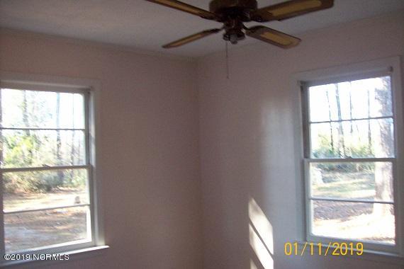 328 Providence Church Road Teachey, NC 28464 - Photo 21 of 25 100_3168