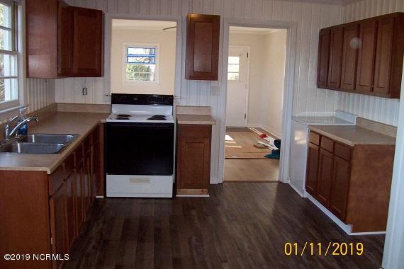 328 Providence Church Road Teachey, NC 28464 - Photo 7 of 25 100_3154
