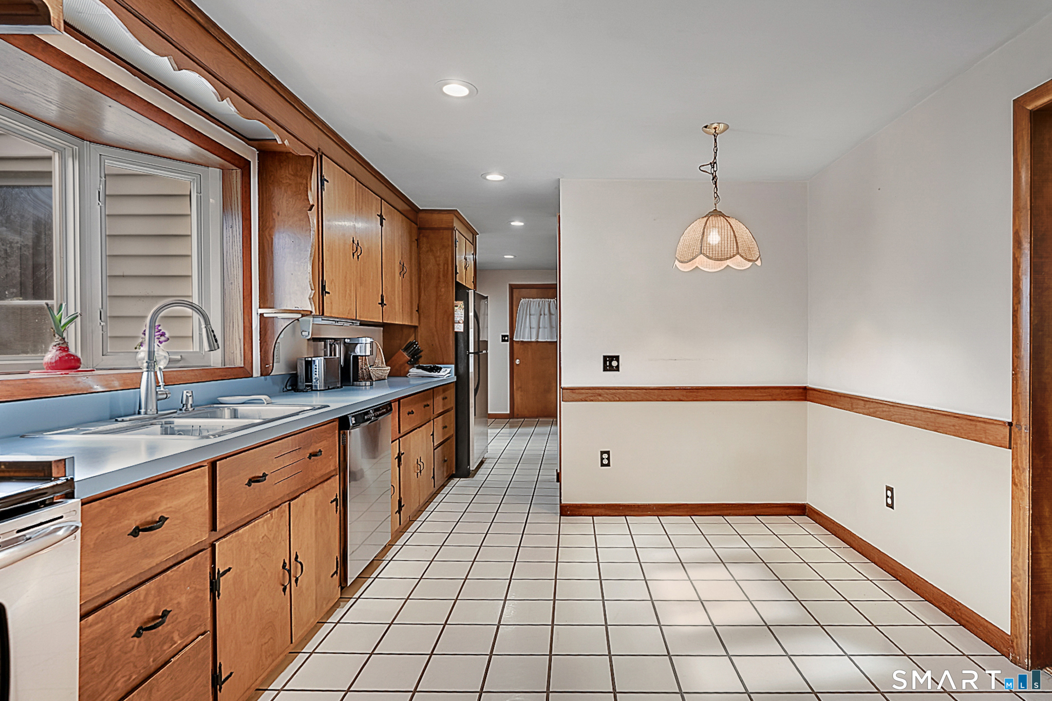 103 Hollow Road Watertown, CT 06795 - Photo 6 of 31