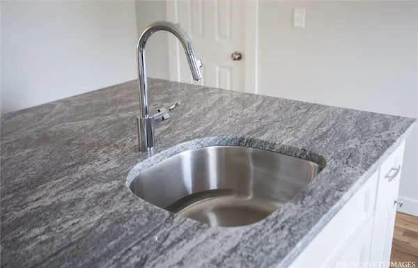 $2,300 | 30 Preston Street, Unit 3, Providence, RI 02906