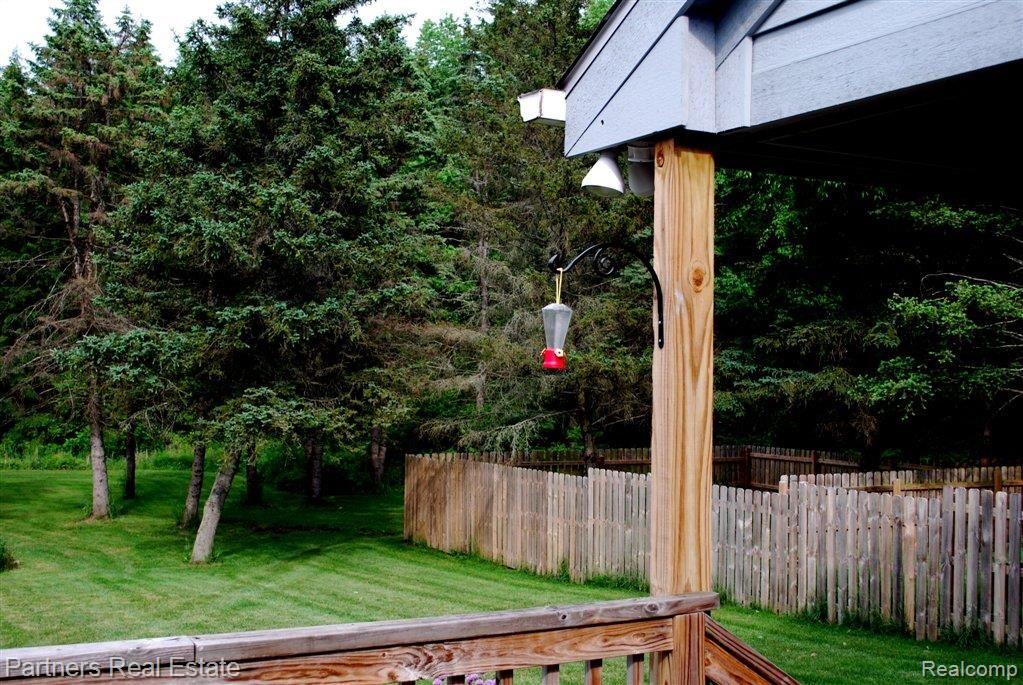 11141 Hyne Road Brighton, MI 48114 - Photo 31 of 35 Extensive Fencing.jpg
