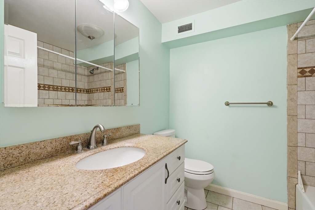 13 Beal's Cove Road, Unit F Hingham, MA 02043 - Photo 7 of 17