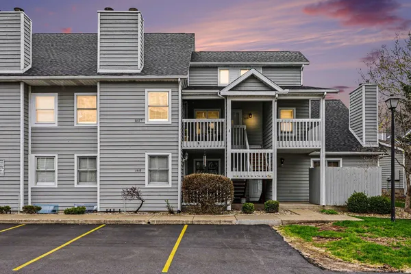 $349,000 | 1527 North Oakhill Drive, South Bend, IN 46637