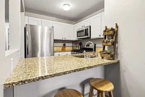 $349,000 | 1527 North Oakhill Drive, South Bend, IN 46637