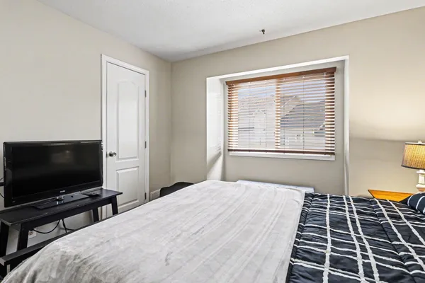 $349,000 | 1527 North Oakhill Drive, South Bend, IN 46637