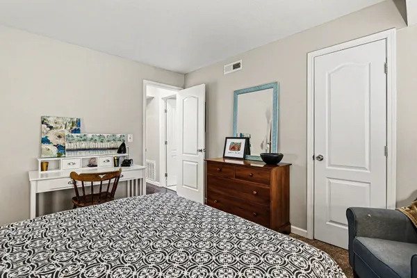 $349,000 | 1527 North Oakhill Drive, South Bend, IN 46637