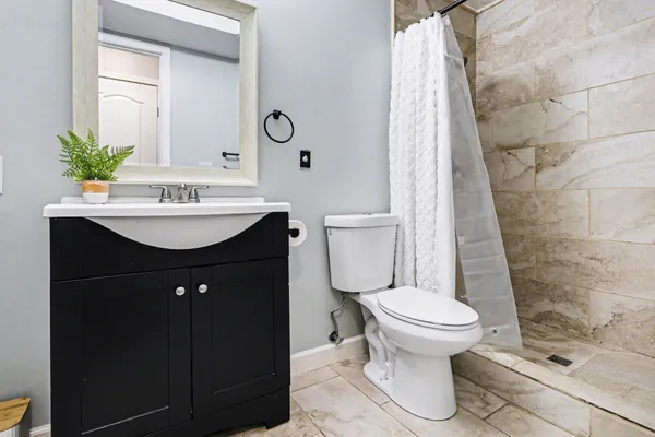 $349,000 | 1527 North Oakhill Drive, South Bend, IN 46637