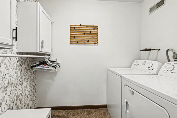 $349,000 | 1527 North Oakhill Drive, South Bend, IN 46637