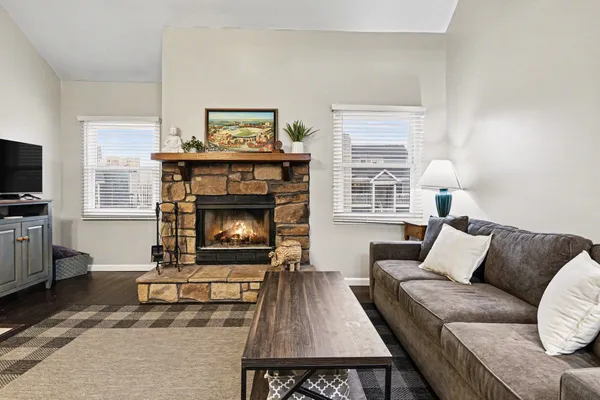 $349,000 | 1527 North Oakhill Drive, South Bend, IN 46637